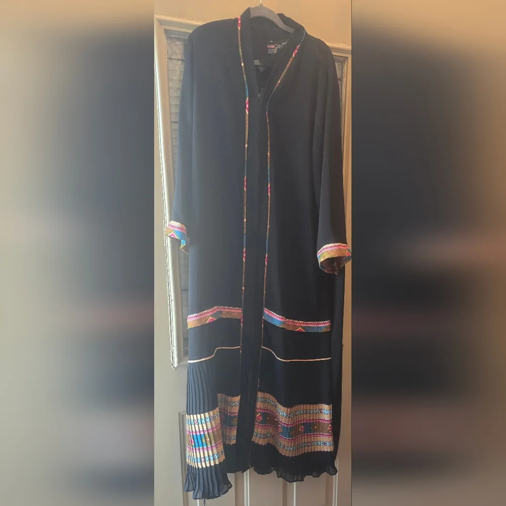 ✨ Trendy & Unique Abaya – Modern Elegance Meets Tradition ✨ - Picture 8 of 9